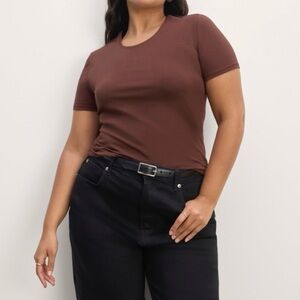 Everlane The Form Tee in Dark Mahogany